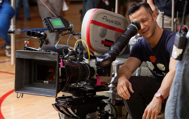 Зірка Голлівуду показав фото Львівського вокзалу і звернувся до українців по допомогу